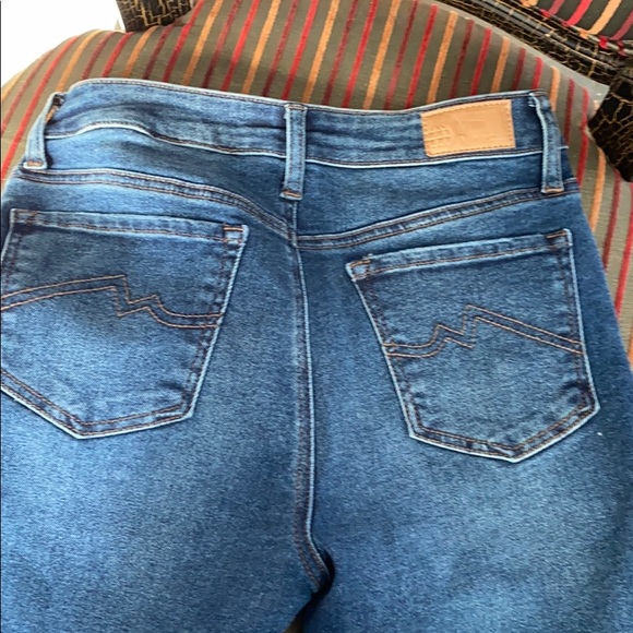 Max Studio cropped jeans - Picture 3 of 3